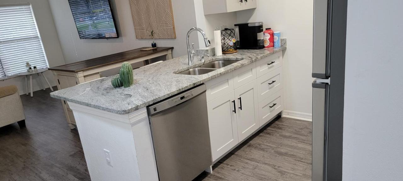 Discover Luxury Condo Steps Away From Celebration Pointe And I-75! Γκέινσβιλ Εξωτερικό φωτογραφία
